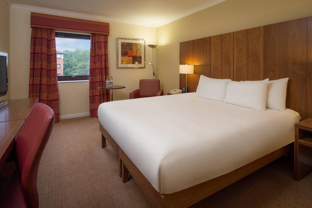 Delta Hotels By Marriott Milton Keynes Exterior photo