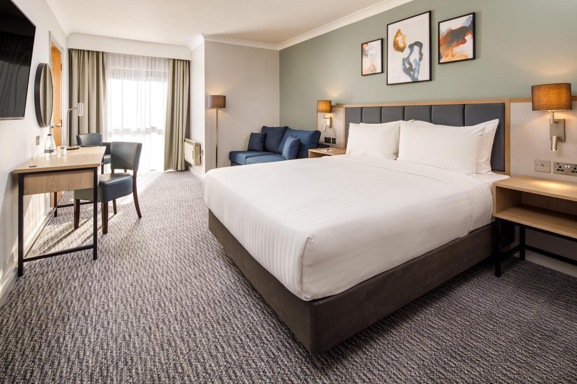 Delta Hotels By Marriott Milton Keynes Exterior photo