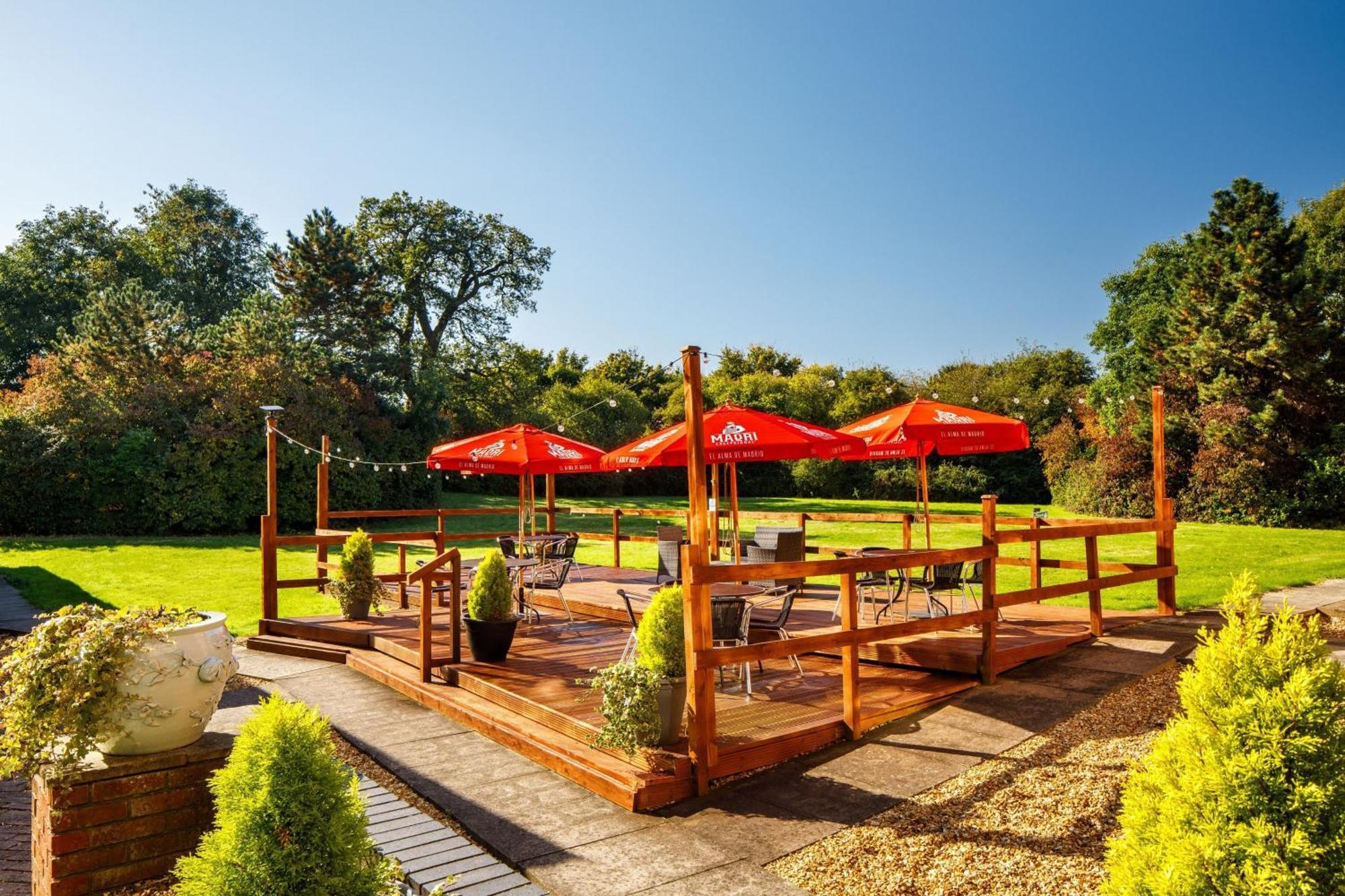 Delta Hotels By Marriott Milton Keynes Exterior photo