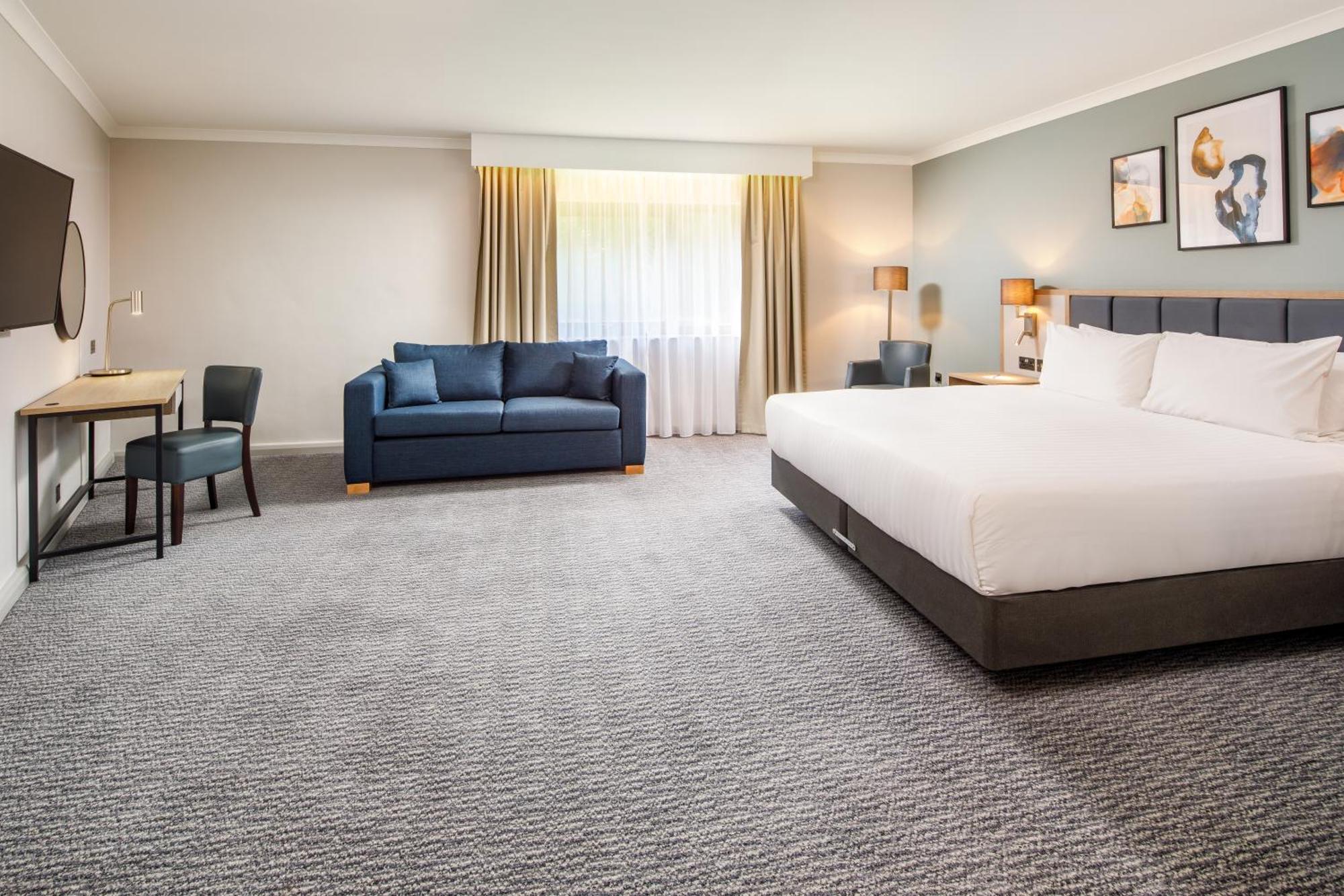 Delta Hotels By Marriott Milton Keynes Exterior photo