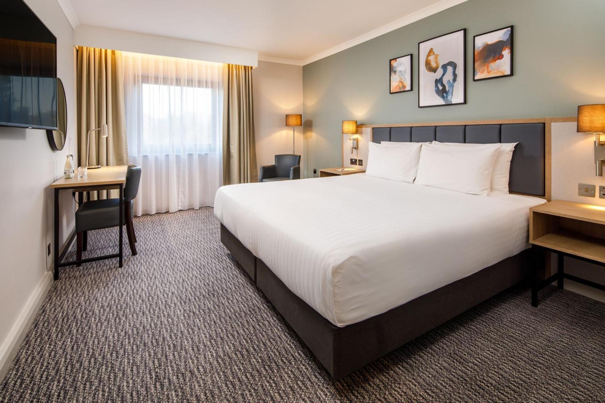 Delta Hotels By Marriott Milton Keynes Exterior photo