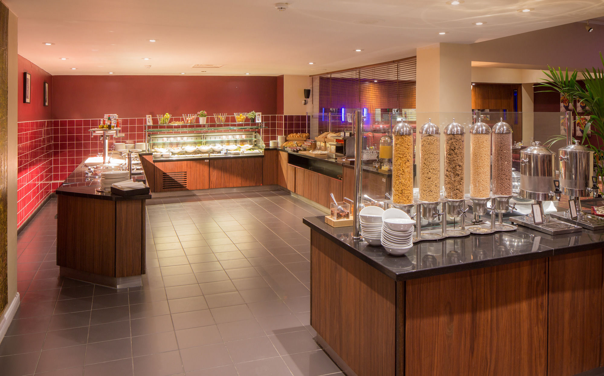 Delta Hotels By Marriott Milton Keynes Exterior photo